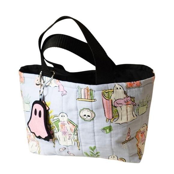BOO-TIQUE Bag / tote Ghost reading Book!  Great Book bags for scary stories! - Picture 1 of 5
